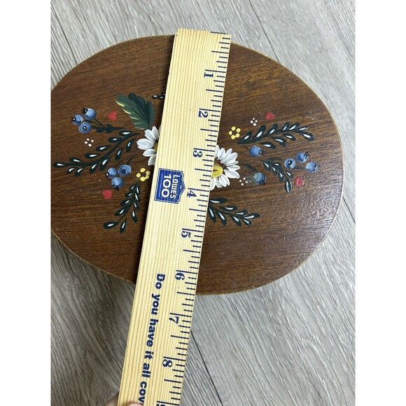 Vintage Wooden Box Oval Shape Hand Painted Floral Lid Made In Yugoslavia - Picture 12 of 13